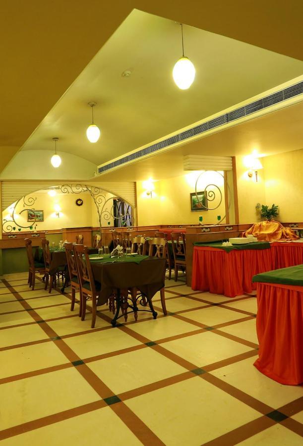 Hotel Royal Omars Kannur Exteriér fotografie