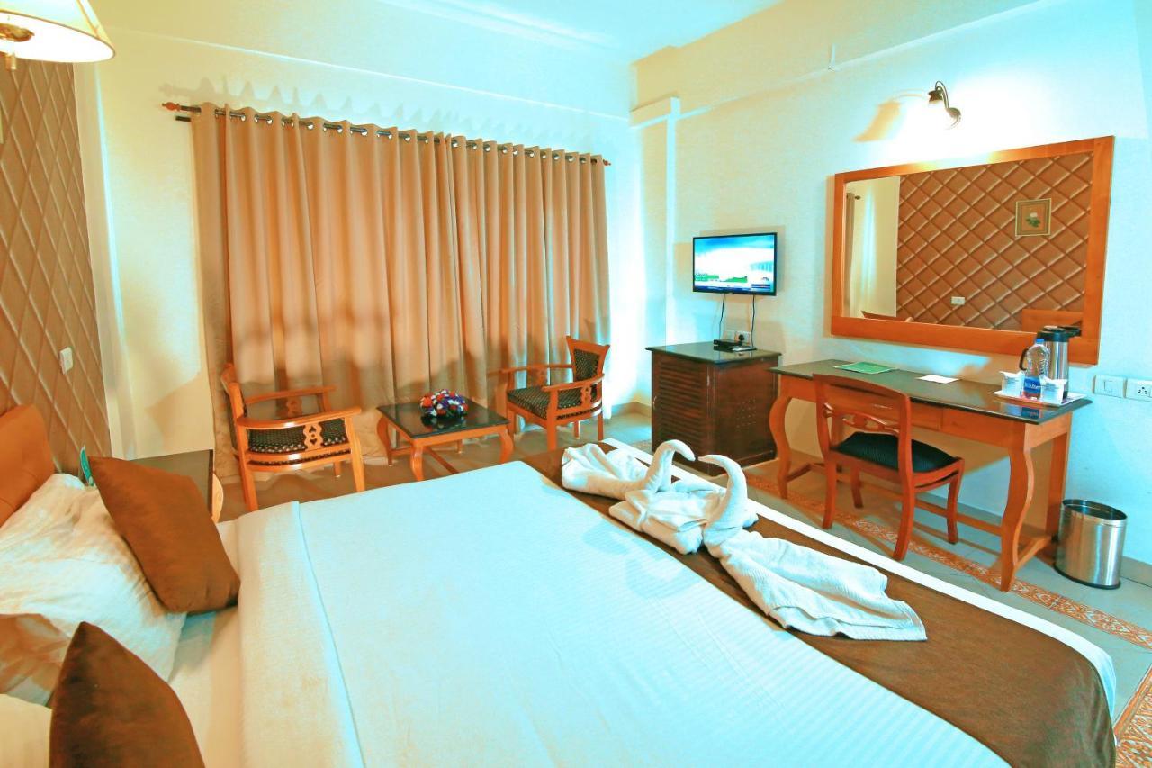 Hotel Royal Omars Kannur Exteriér fotografie