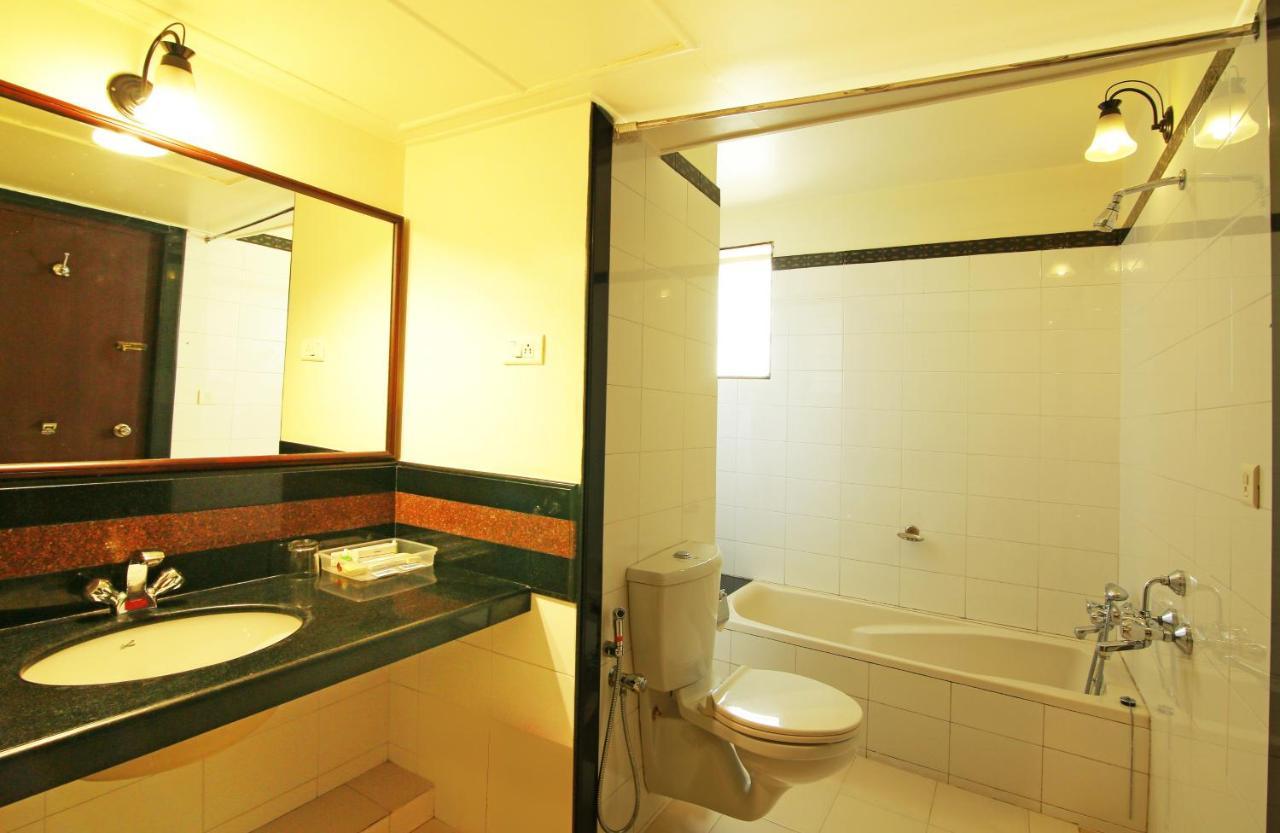 Hotel Royal Omars Kannur Exteriér fotografie